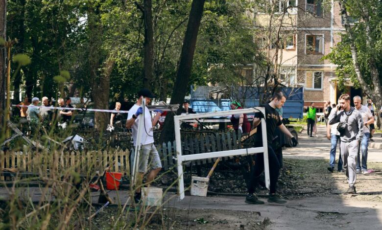 Чернігівська громада об’єднала зусилля для подолання наслідків ворожого удару (Фото)