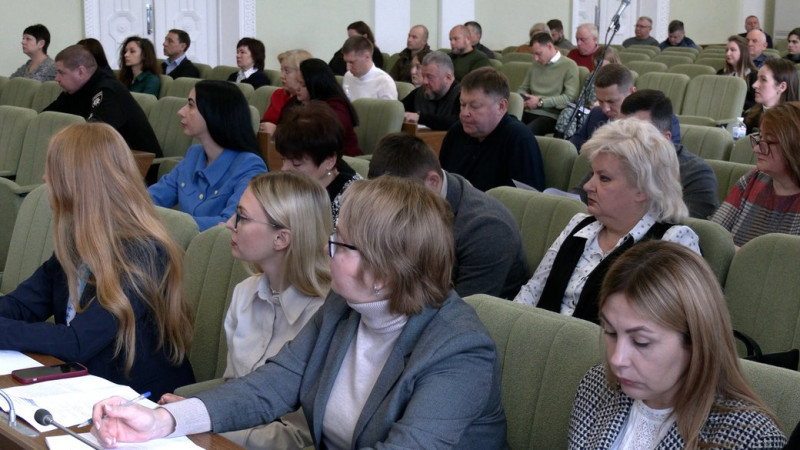 У депутатів Чернігівської міськради одні з найнижчих оцінок діяльності серед десяти інших міськрад в Україні