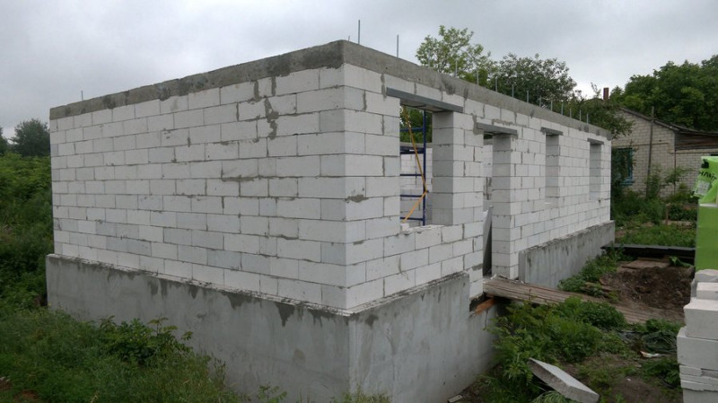 Дали ключі, а потім забрали: чому багатодітна сім'я 9 місяців чекає на заселення до будинку в Ягідному на Чернігівщині