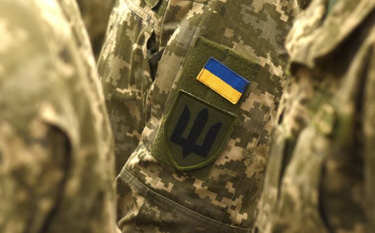 Хто з депутатів Чернігівщини служить у ЗСУ: що «розказали» міська й обласна ради