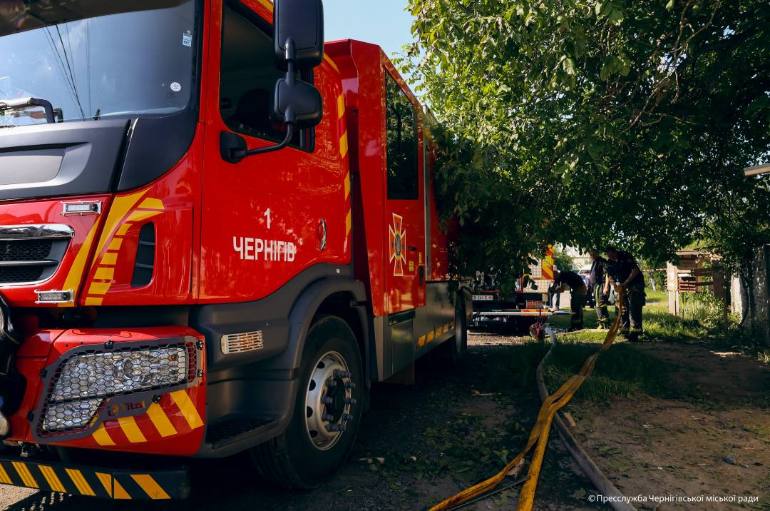 Комунальні служби Чернігова вже ліквідовують наслідки нічної атаки армії РФ