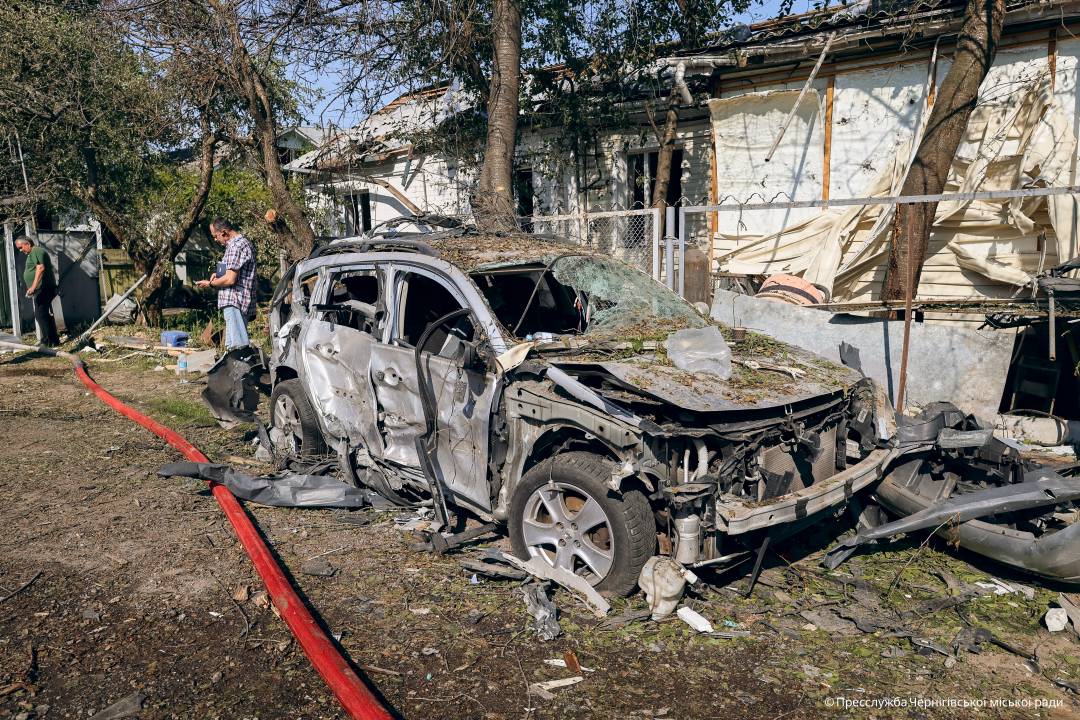 Комунальні служби Чернігова вже ліквідовують наслідки нічної атаки армії РФ