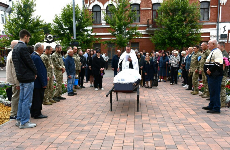 На Чернігівщині попрощалися із Захисником