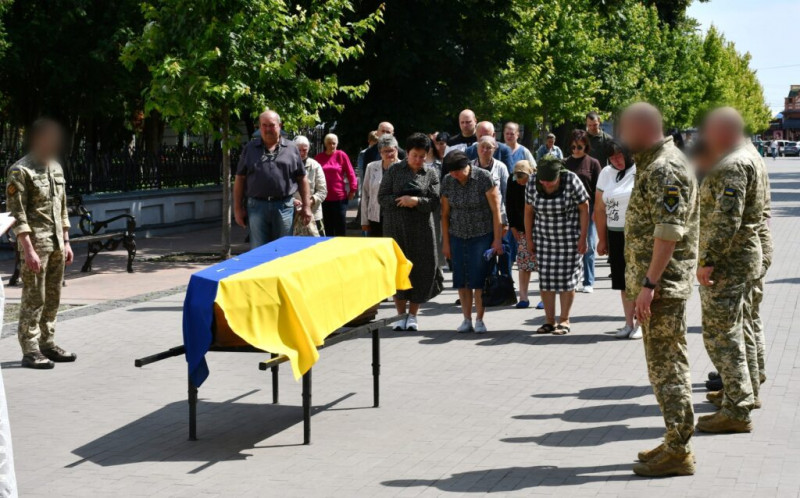 На Чернігівщині попрощалися із Захисником