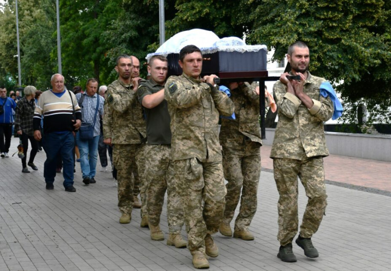На Чернігівщині попрощалися із Захисником