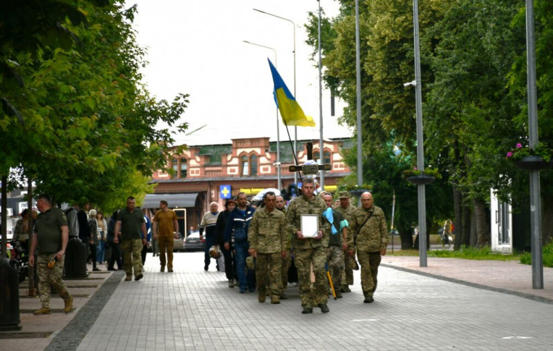На Чернігівщині попрощалися із Захисником