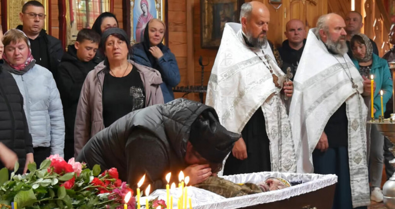 На Чернігівщині попрощалися із Захисником, який загинув на Харківщині