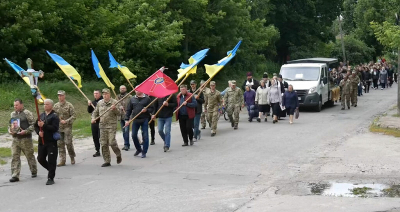 На Чернігівщині попрощалися із Захисником, який загинув на Харківщині