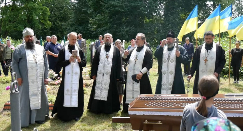 На Чернігівщині попрощалися із Захисником, тіло якого вдалося повернути під час обміну