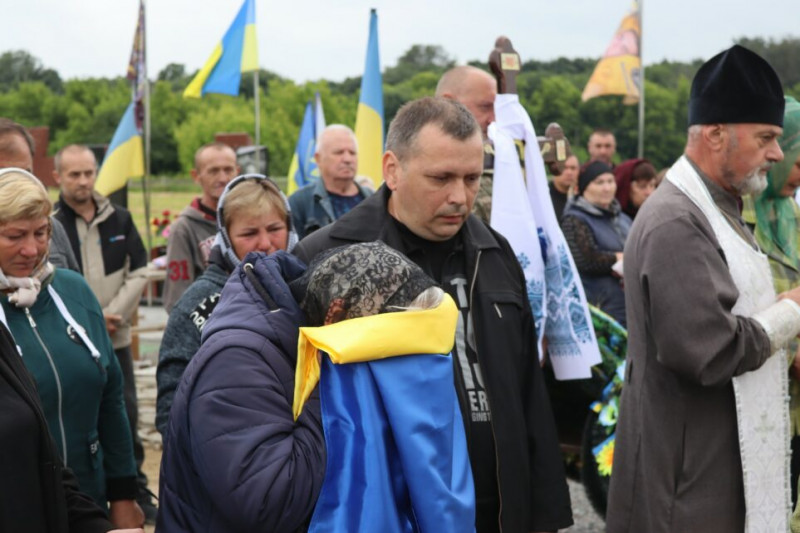 На Чернігівщині попрощалися з розвідником, який помер у лікарні