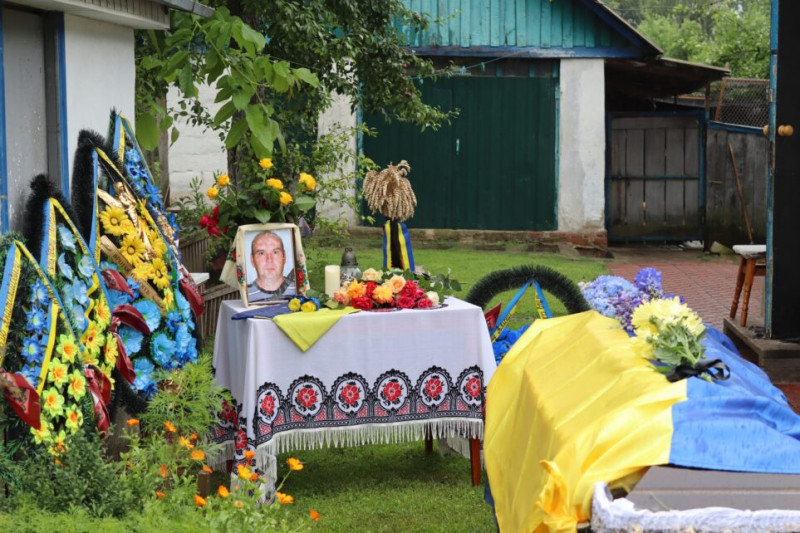 На Чернігівщині попрощалися з розвідником, який помер у лікарні