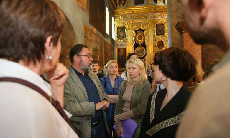 На Чернігівщині працювали народні депутати: оглянули стан Спасо-Преображенського собору та відвідали Ягідне (Фото)