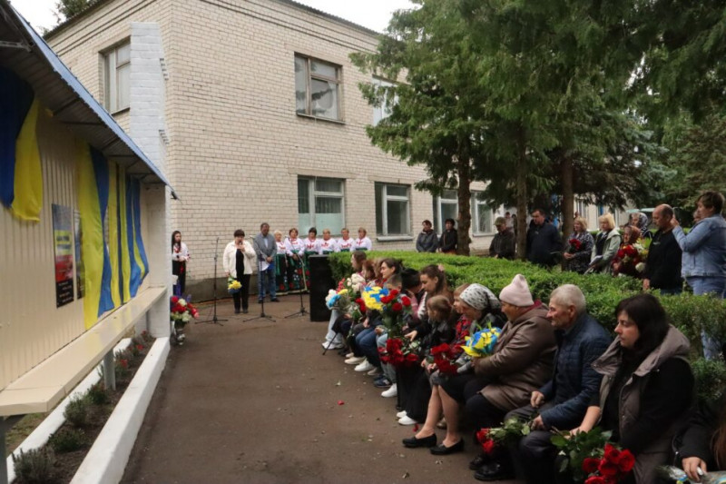 На Чернігівщині встановили пам’ятний знак на честь п’ятьох воїнів-земляків