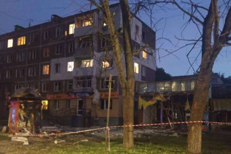Нічна атака шахедів на Чернігів: знищені будинки і постраждалі (Фото)
