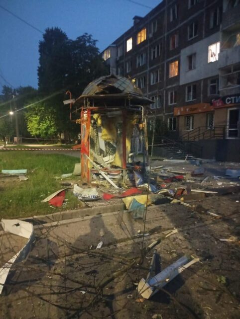 Нічна атака шахедів на Чернігів: знищені будинки і постраждалі (Фото)