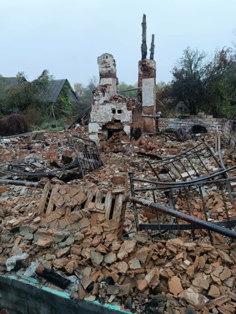 Школа перетворилася на попелище: жахливі наслідки ворожого обстрілу Чернігівщини (Фото)