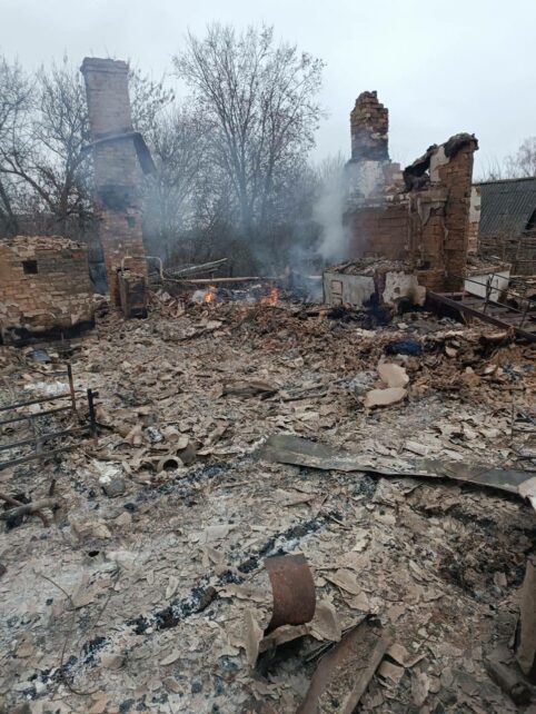 Школа перетворилася на попелище: жахливі наслідки ворожого обстрілу Чернігівщини (Фото)