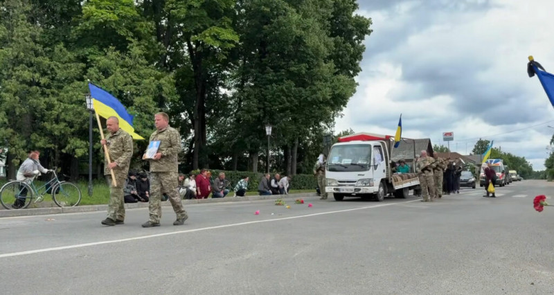 У громаді на Чернігівщині попрощалися із захисником
