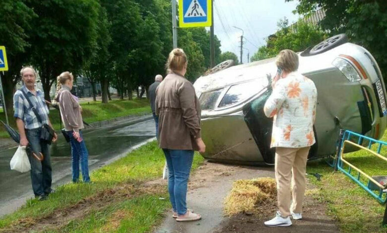 У Ніжині перекинулася автівка: подробиці аварії