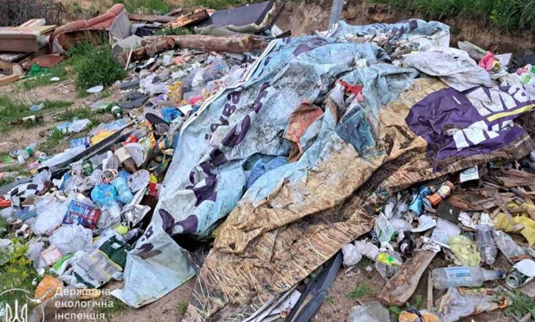У селі на Чернігівщині виявили стихійне сміттєзвалище