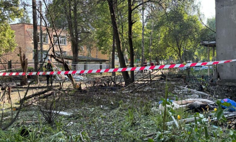 Внаслідок атаки рф на Чернігів пошкоджено житло та інфраструктуру (Фото)