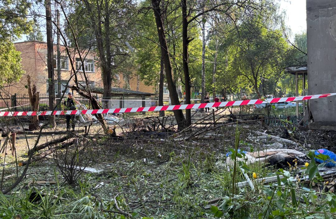 Внаслідок атаки рф на Чернігів ушпиталено одну особу, пошкоджено житло та інфраструктуру
