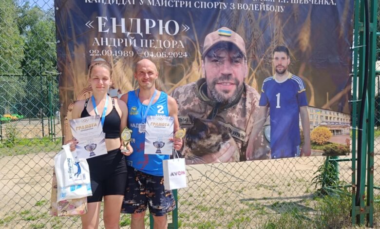«З Ендрю в серці»: в Чернігові відбувся відкритий турнір із пляжного волейболу на честь загиблого спортсмена-воїна
