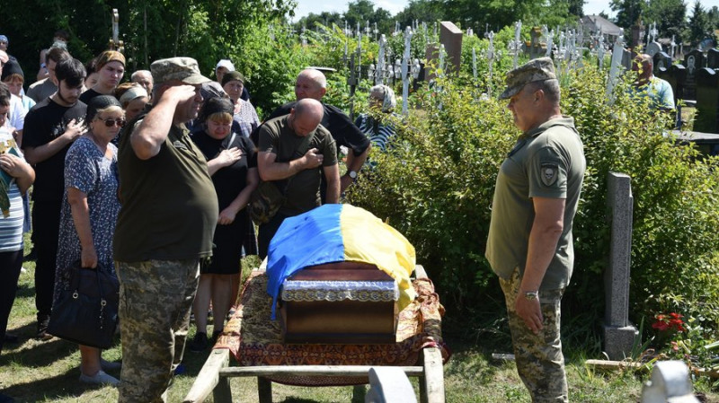 На Чернігівщині попрощалися з солдатом Юрієм Жиманем