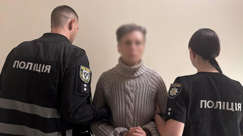 У Чернігові дитина випала з вікна другого поверху: хлопчика госпіталізували до дитячої лікарні