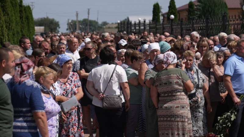 Героя України та аграрія з Чернігівщини Леоніда Яковишина поховали у мавзолеї, який він сам собі збудував за життя