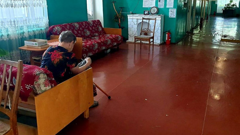 Жінка жила у фоє, бо не мала паспорта: у Центрі надання соцпослуг Парафіївської громади виявили низку порушень