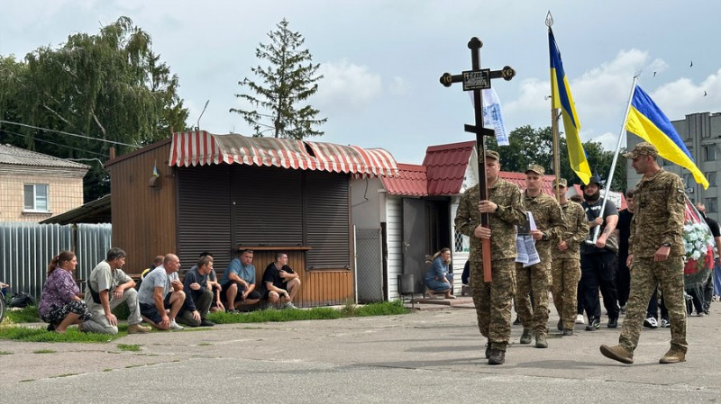 Сімох захисників провели в останню путь на Чернігівщині 18 липня