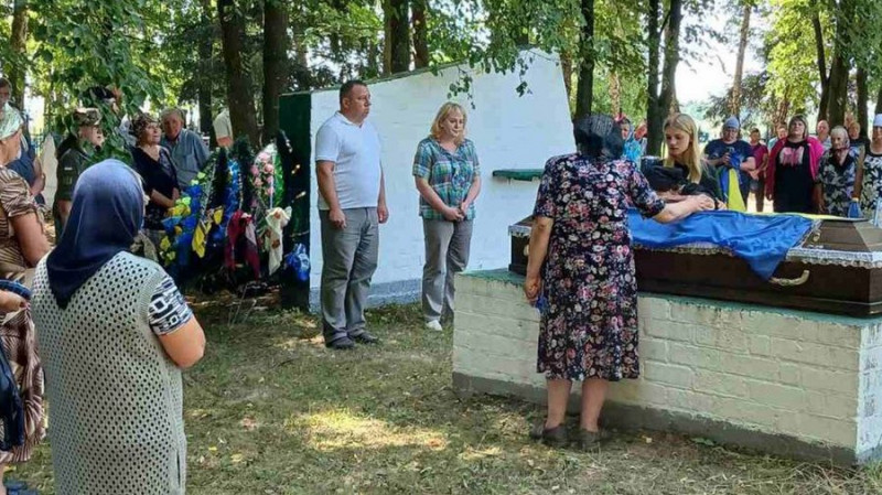 На Чернігівщині поховали захисників Віталія Никипорця та Юрія Куценка