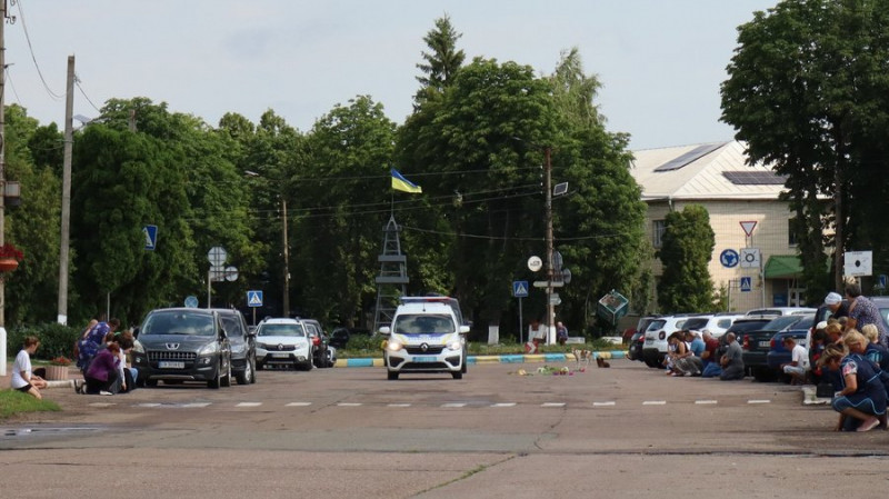 У Варвинській громаді на Чернігівщині поховали бійця Анатолія Оніщенка, якого майже два роки вважали зниклим безвісти