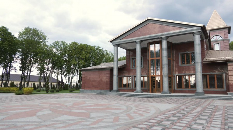 "Це моє життя, воно не оцінюється у грошах". Історії з життя Героя України та аграрія Леоніда Яковишина