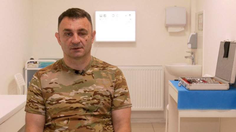 Понад 300 операцій на очах за рік: як у Чернігові безплатно лікують ветеранів та ветеранок