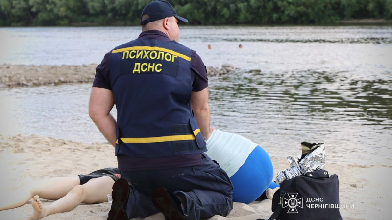 На Чернігівщині рятувальники знайшли чоловіка, якого віднесло течією під час риболовлі на човні