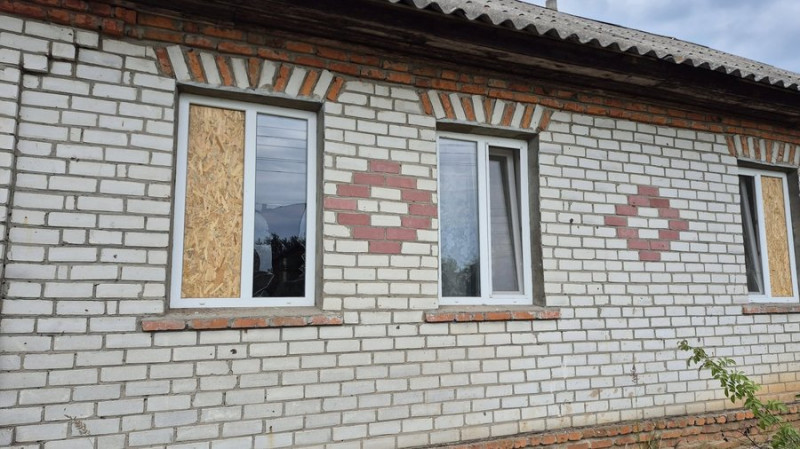 Безпілотники атакували Семенівку, що на Чернігівщині: пошкоджені будинки та адмінприміщення міської ради