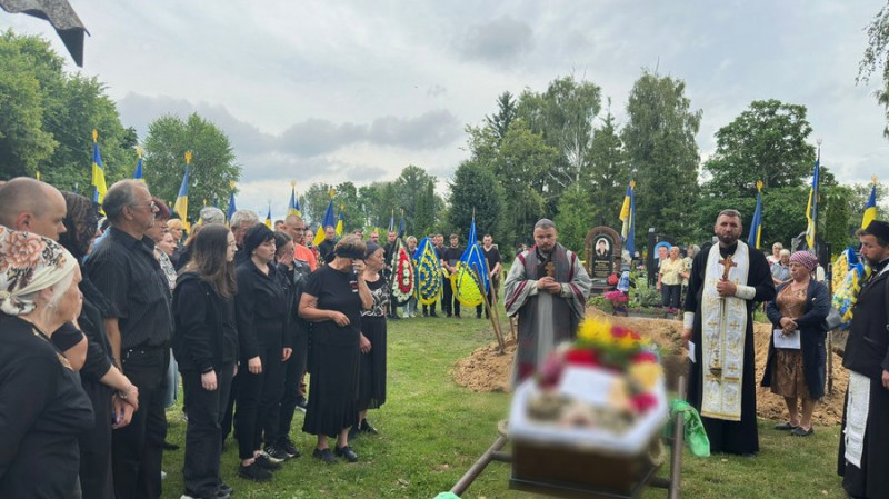 Сімох захисників провели в останню путь на Чернігівщині 18 липня
