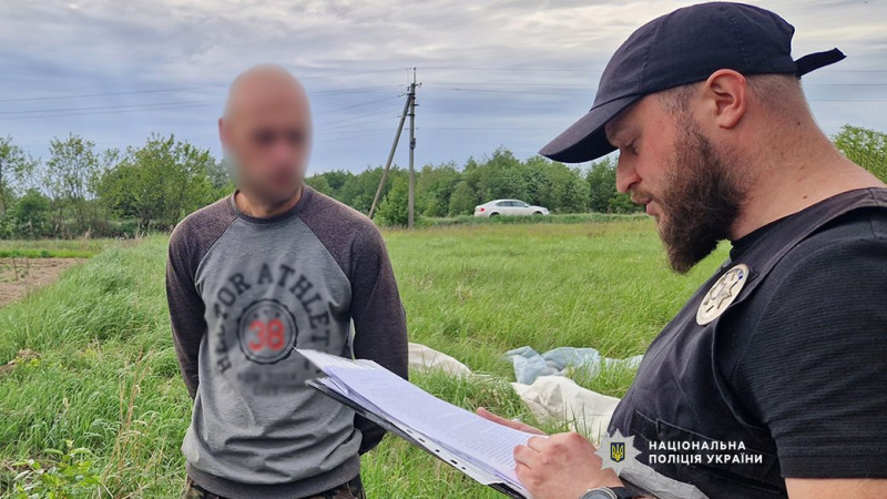 Перебуваючи в СІЗО, організував схему постачання вогнепальної зброї, набоїв: 38-річному чернігівцю оголосили підозру