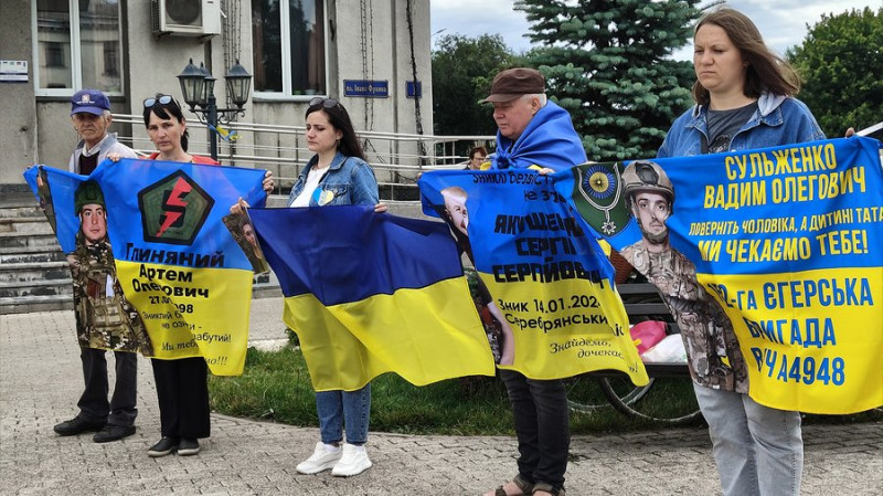 У Ніжині відбулася акція на підтримку безвісти зниклих та військовополонених