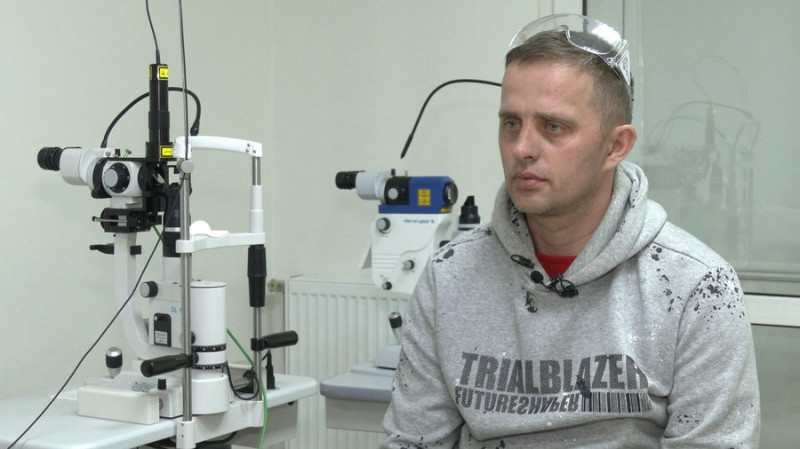Понад 300 операцій на очах за рік: як у Чернігові безплатно лікують ветеранів та ветеранок