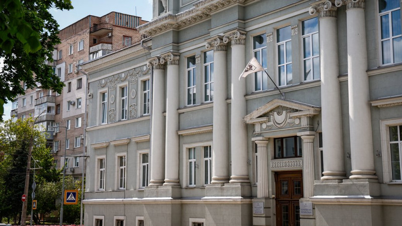 Візит Владислава Атрошенка, пропозиція повернути Ломака на посаду секретаря: як у Чернігові пройшла сесія