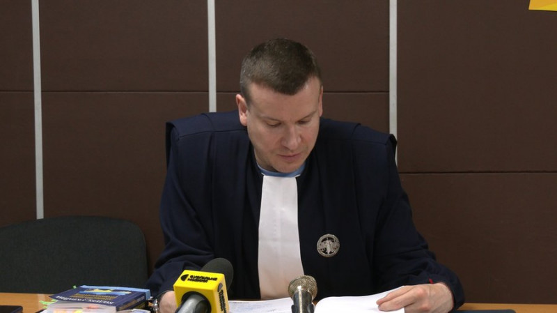 Ветеран, який хоче стягнути з патрульних у Чернігові 1 млн грн, каже: не знав, що парковка не погоджена офіційно