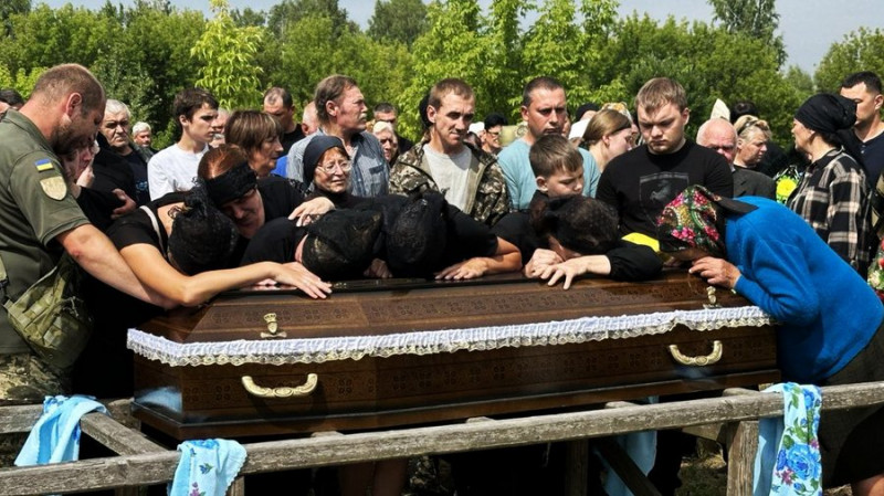 Сімох захисників провели в останню путь на Чернігівщині 18 липня