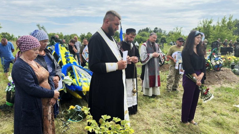 Сімох захисників провели в останню путь на Чернігівщині 18 липня