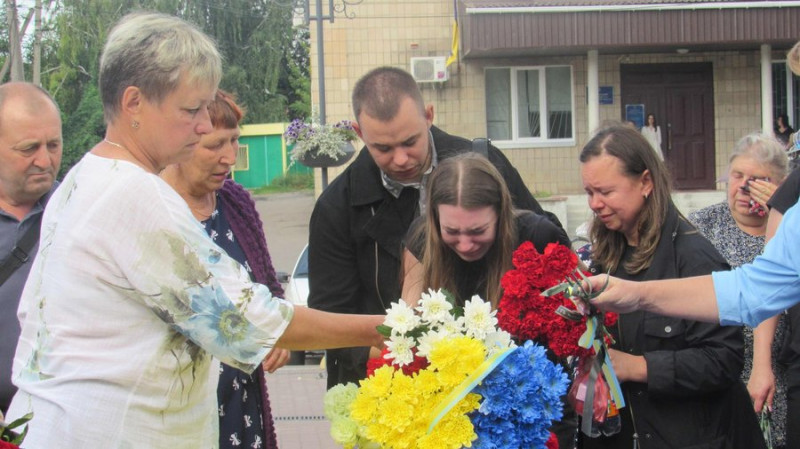 На Чернігівщині попрощались із захисниками Максимом Никитенком та Сергієм Козієм