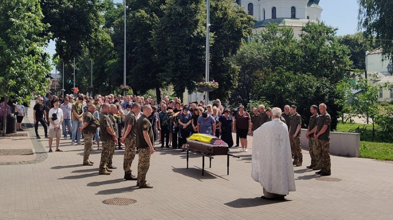 На Чернігівщині попрощалися з загиблими захисниками Олегом Даниленком та Олександром Чабаном