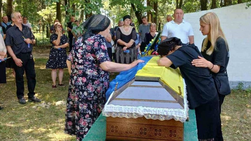 На Чернігівщині поховали захисників Віталія Никипорця та Юрія Куценка