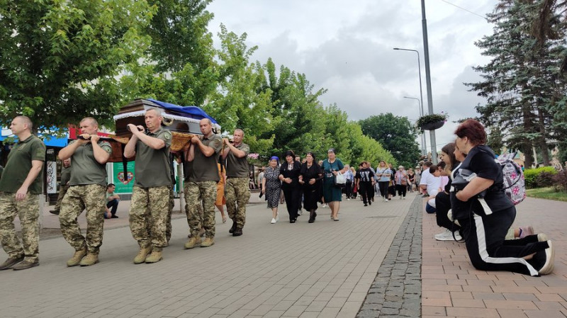 На Чернігівщині попрощалися з бійцями Олегом Прокопцем та Валерієм Гайовим
